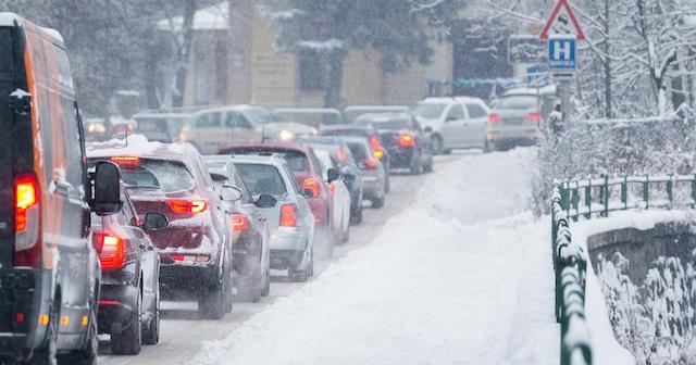 Traffic in the snow