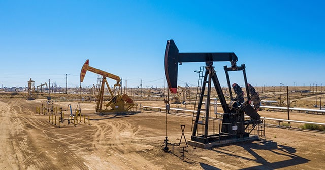 Pumpjacks in the daylight