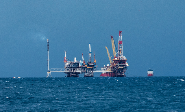 Oil rig platform