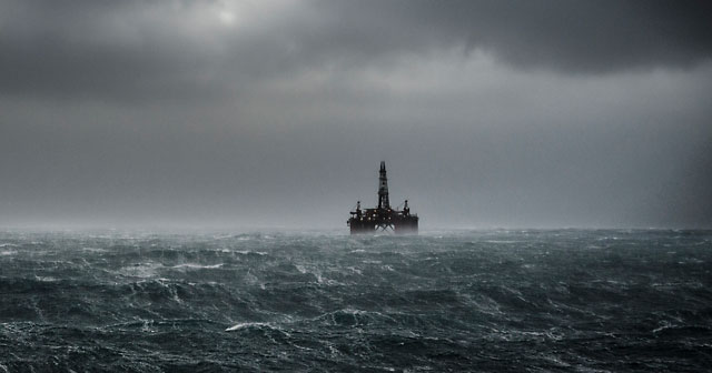 news insights oil rigg during a winter storm on the North Sea