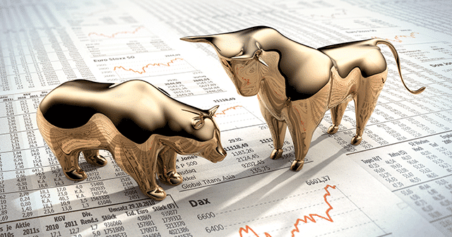 Blog header Bull and Bear statues over stocks